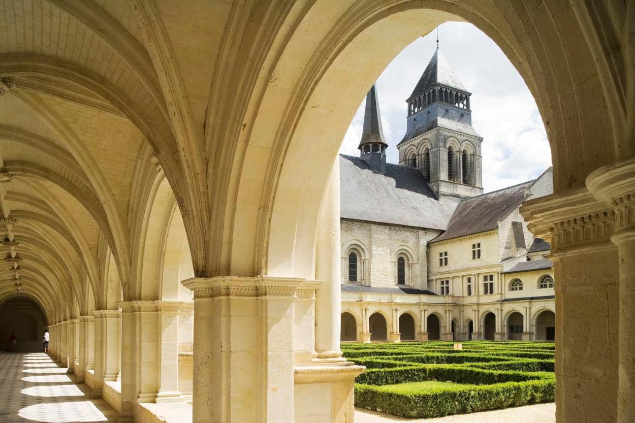 Logis Hotel La Croix Blanche Fontevraud מראה חיצוני תמונה