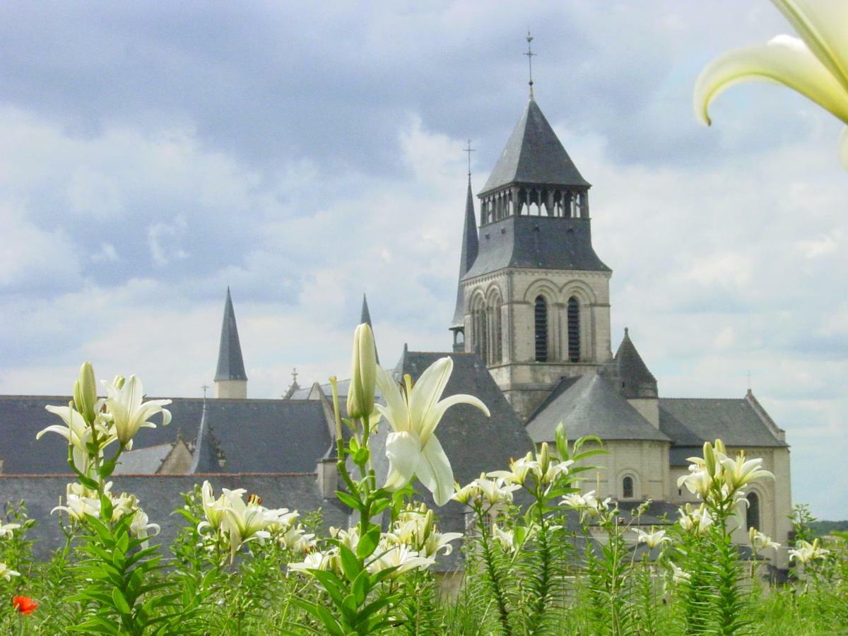 Logis Hotel La Croix Blanche Fontevraud מראה חיצוני תמונה