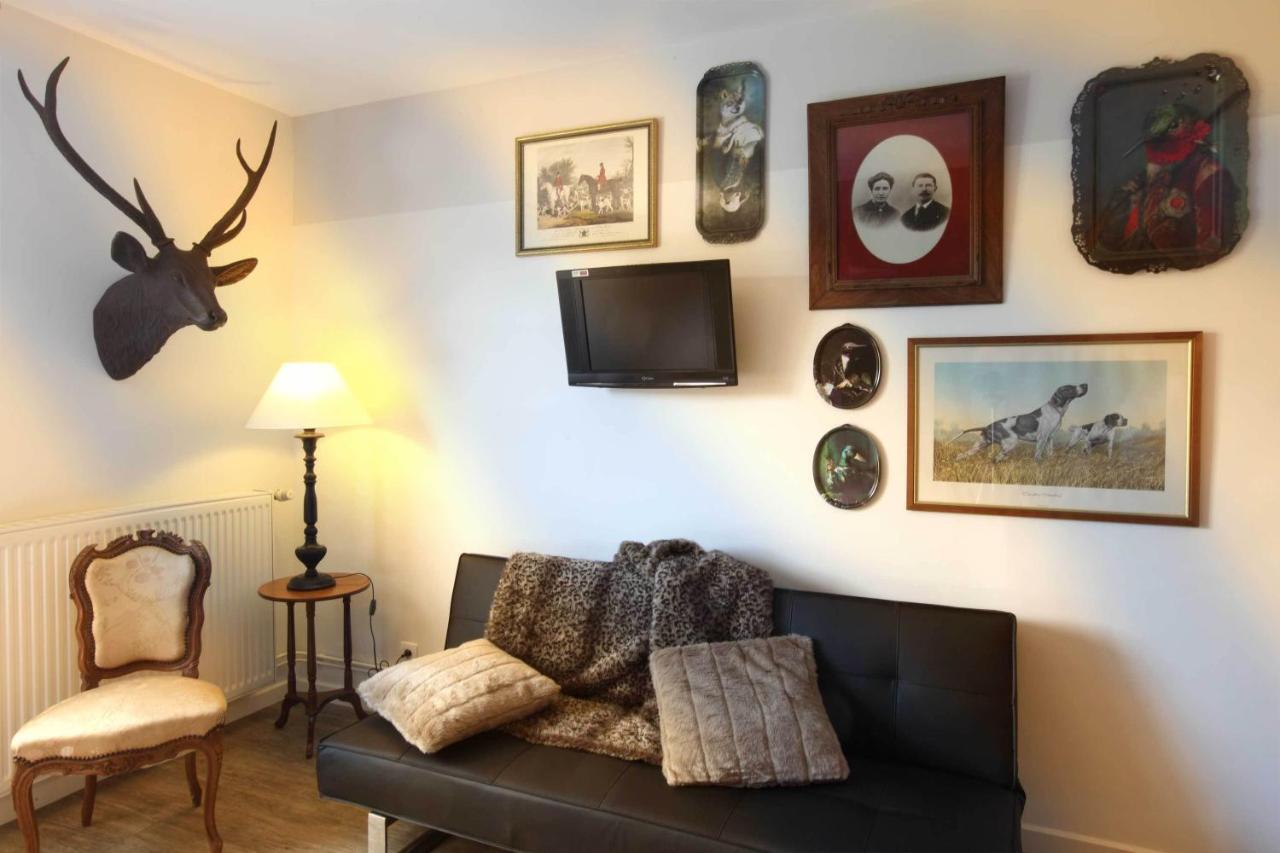 Logis Hotel La Croix Blanche Fontevraud מראה פנימי תמונה
